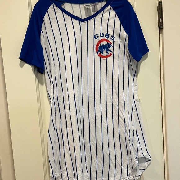 Chicago Cubs Nightshirt - Picture 1 of 4